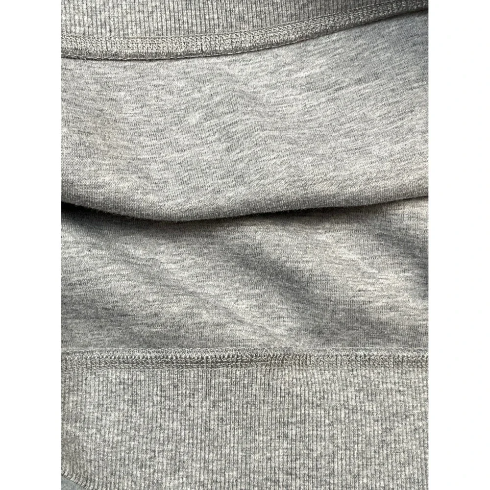 Tommy Hilfiger Men medium Gray‎ TH Logo Raglan Sleeve  Crewneck Sweatshirt new